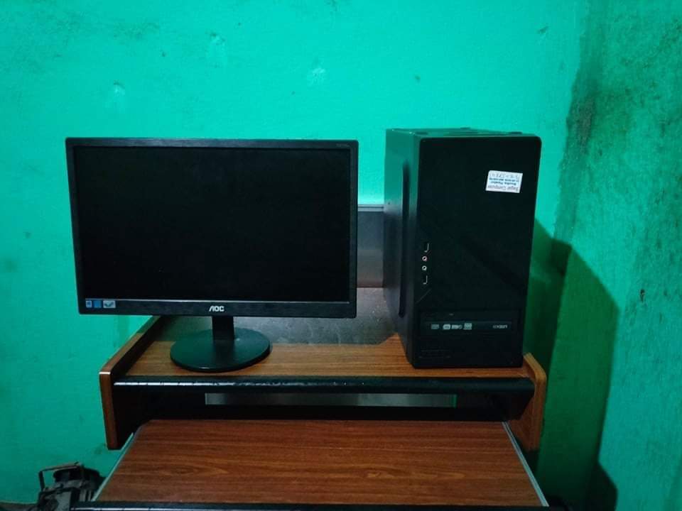 सिन्धुपाल्चोक जिल्ला सभा लाई विभिन्न सामाग्री प्रदान